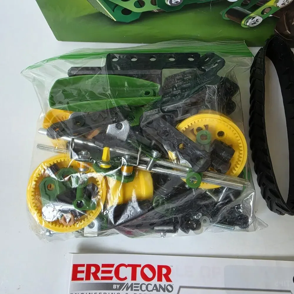 John Deere Erector Meccano 9RT Series Tractor Steam Engineer Robot Open Box
